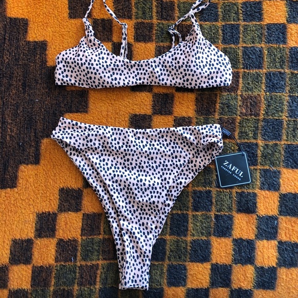 Zaful Other - Zaful NWT “bee yellow” leopard bikini size small
